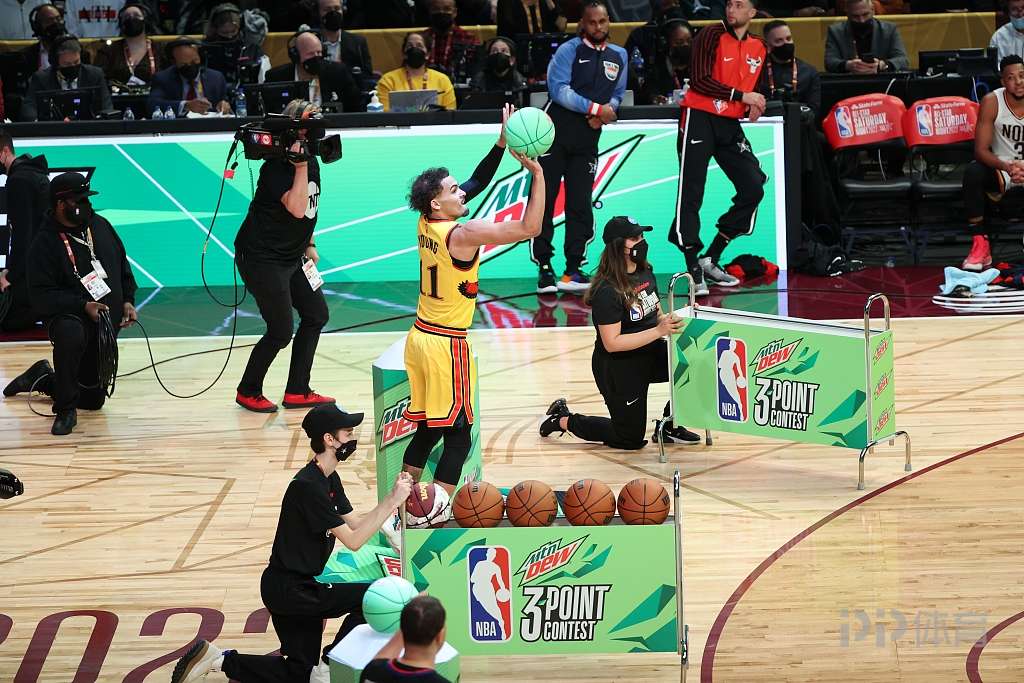 曾与多位