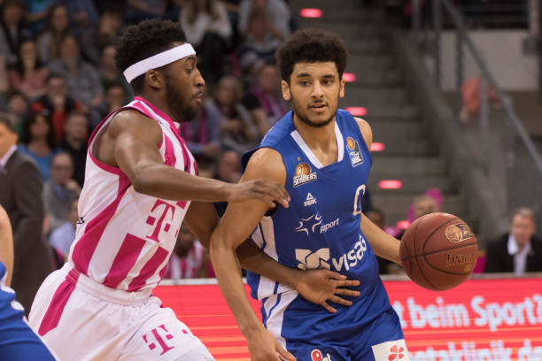 球的中流砥 球的中流砥