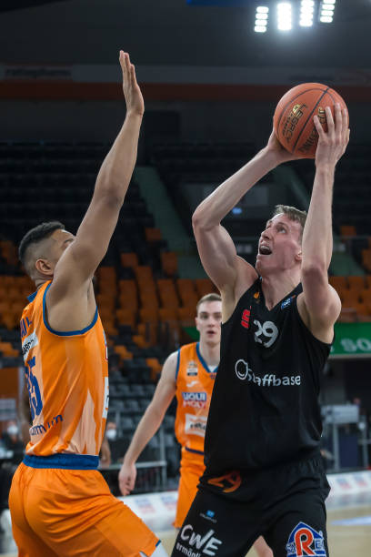 定与深刻演 定与深刻演